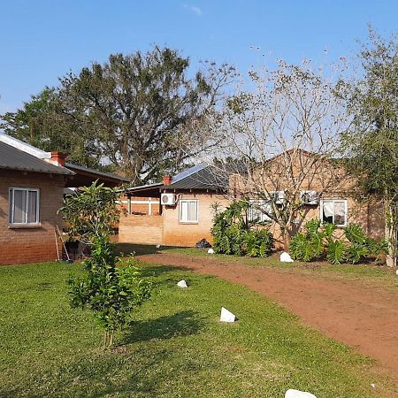 Villa Mi Buen Refugio Puerto Iguazú Exterior foto